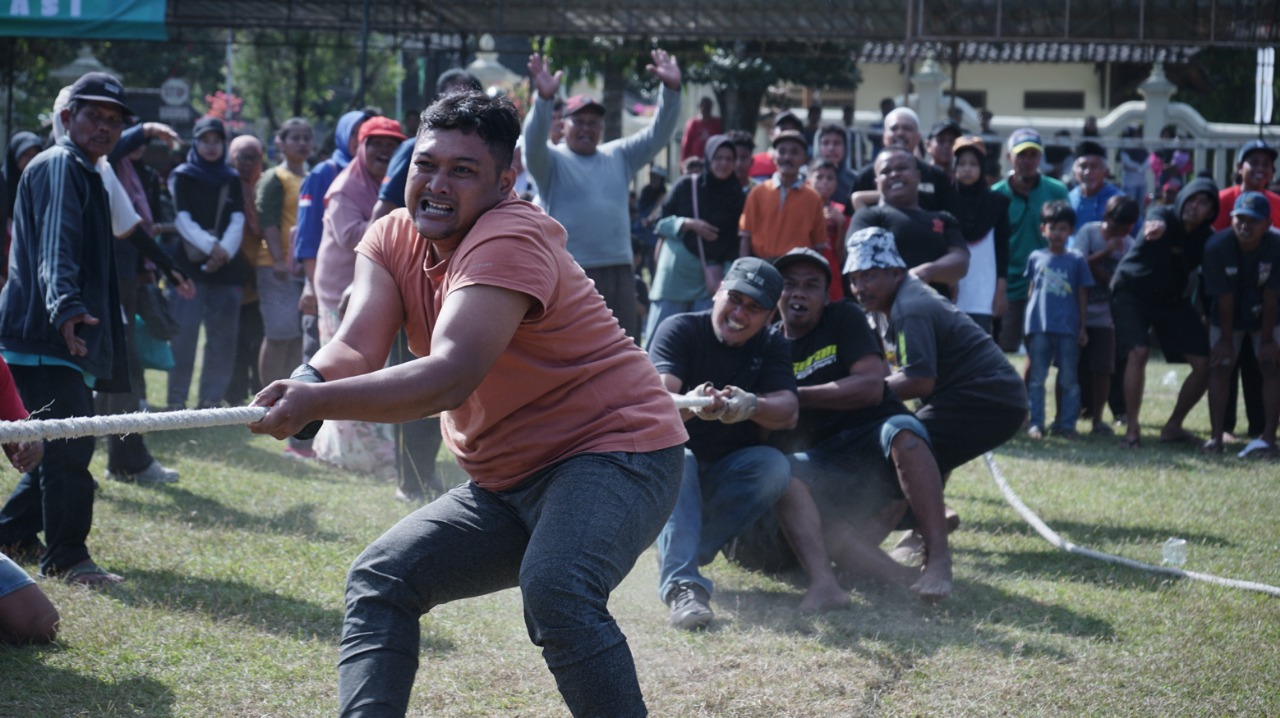 Lomba Olahraga Tradisional Tarik Tambang