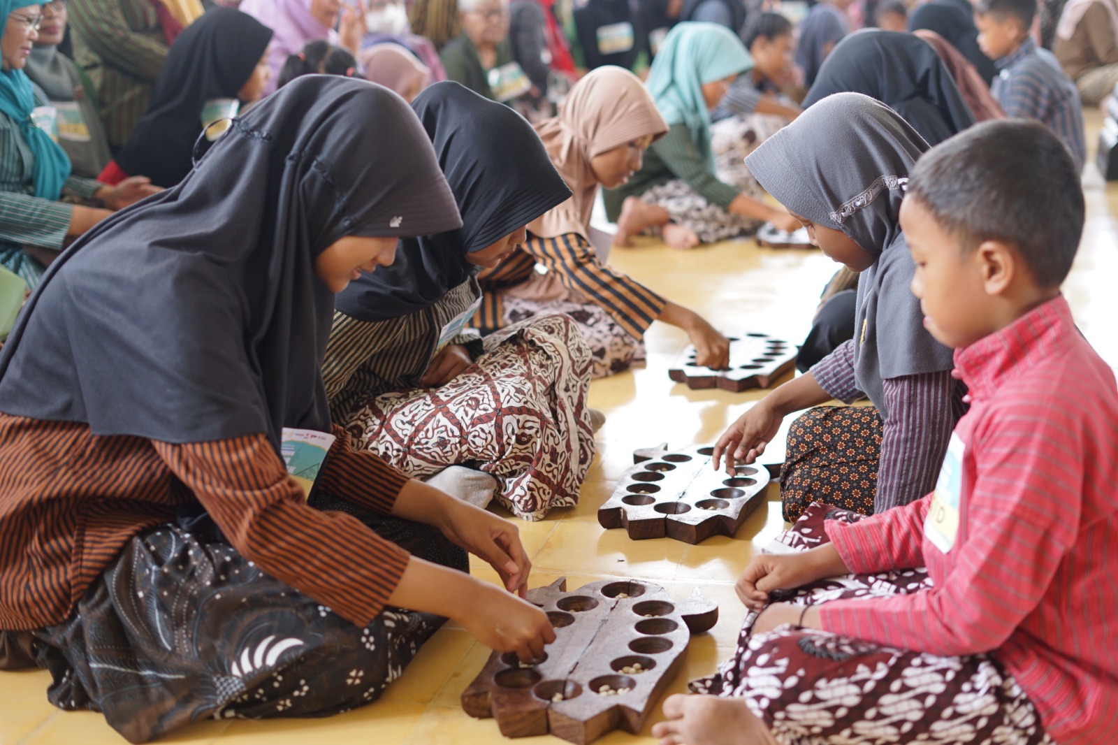 Lomba Tradisional Dakon